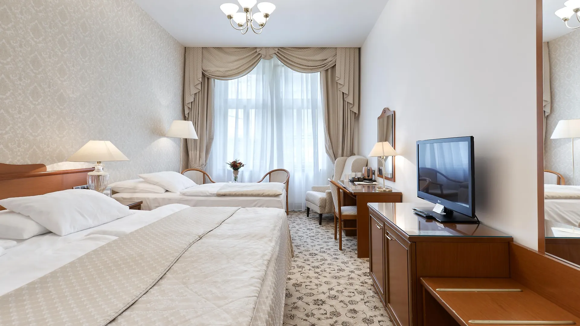 קרלובי וארי Hotel Romance 4*, קרלובי וארי צ'כיה
