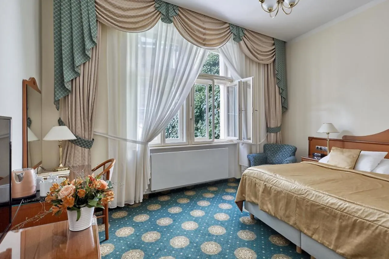 קרלובי וארי Hotel Romance 4*, קרלובי וארי צ'כיה